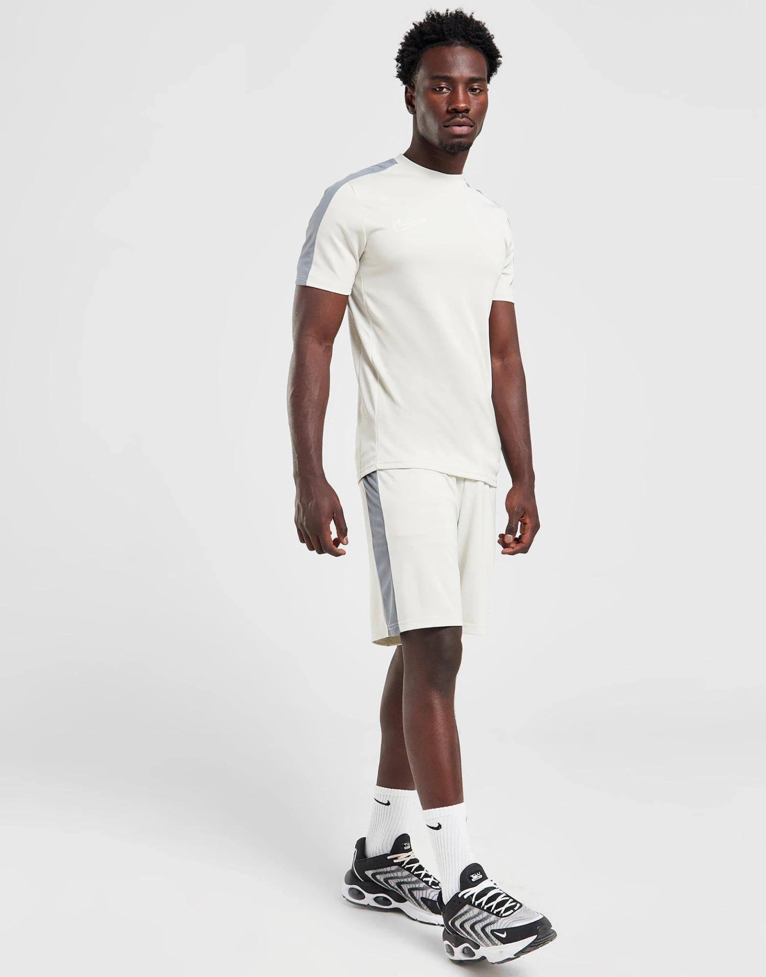 Nike T-shirt Academy Essential Homme 5 Nike T-shirt Academy Essential Homme – Image 5