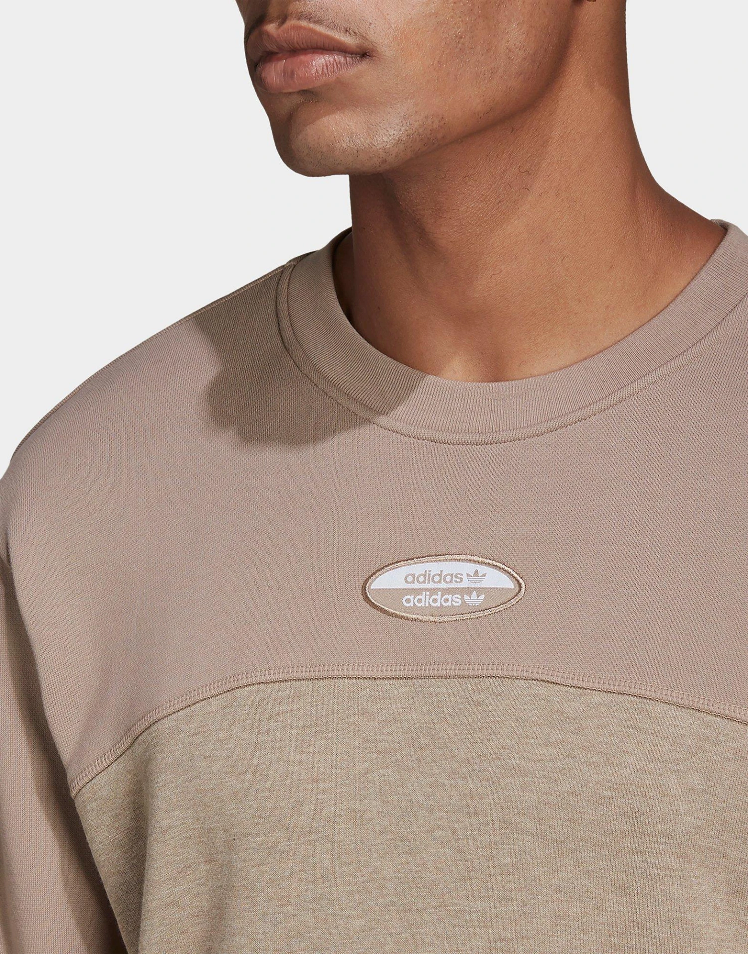 Adidas Originals Sweat-shirt R.Y.V. Basic Crew 4 Adidas Originals Sweat-shirt R.Y.V. Basic Crew – Image 4